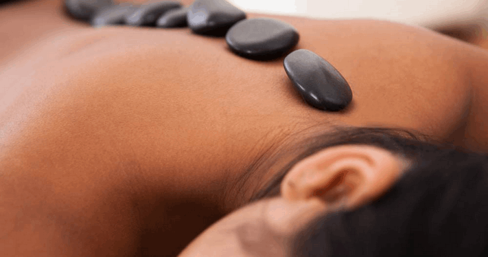 Momento de Relaxar! 1 Sesso de Massagem Relaxante Com Pedras Quentes por APENAS R$29,90!!!