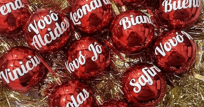 Coloque o nome de seus Familiares e Enfeite sua Festa: 5 Bolas Vermelhas de Natal, lindamente decoradas, por APENAS R$14,99!!!